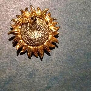 (4) Pairs of gold style brooches
